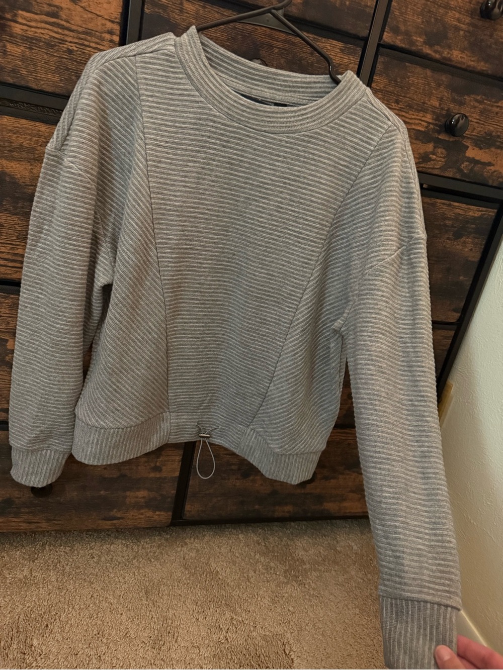 Vera Wang Simply Vera Ribbed Sweatshirt Size Medium NWOT